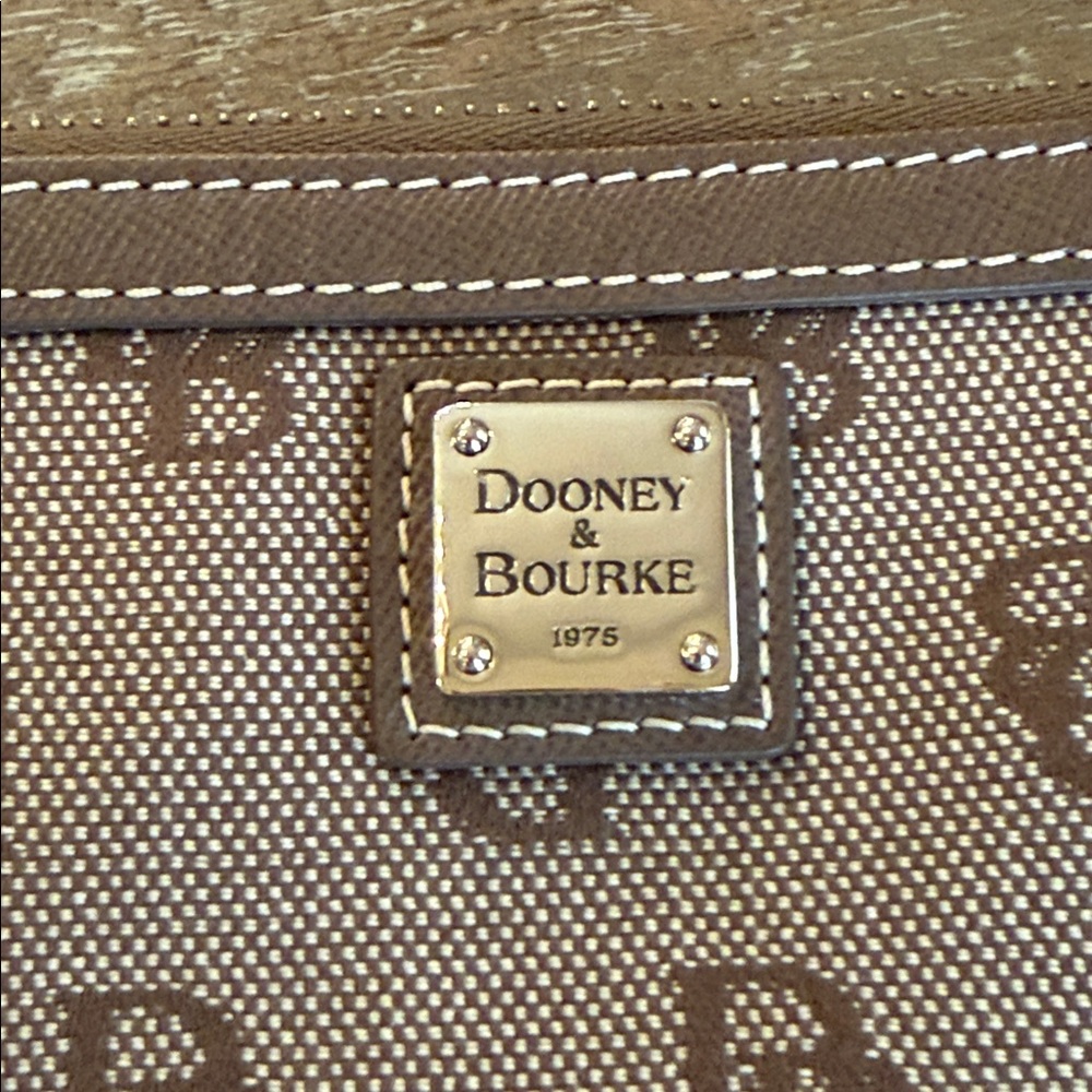 Dooney & Bourke Large Slim Wristlet - Picture 5 of 7